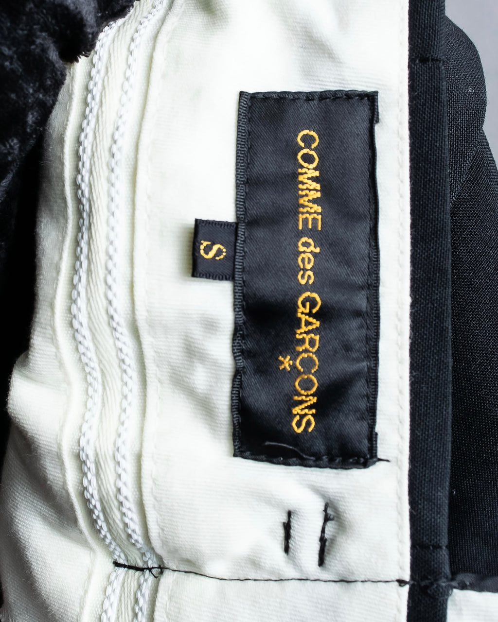 "COMME des GARCONS" Ruffle & tulle asymmetrical docking sarouel slacks