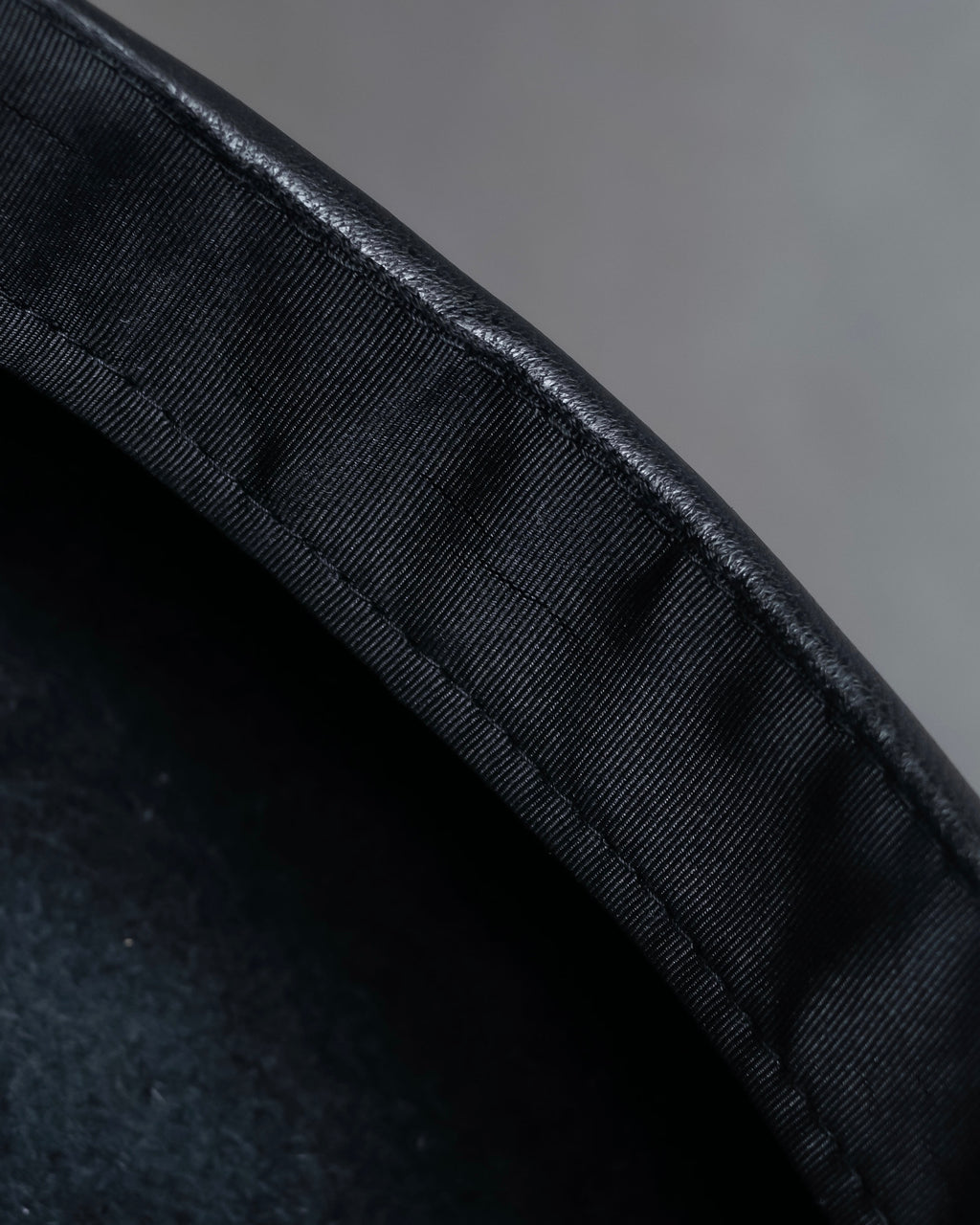 "FUMIKA UCHIDA" Leather piping design wool felt beret