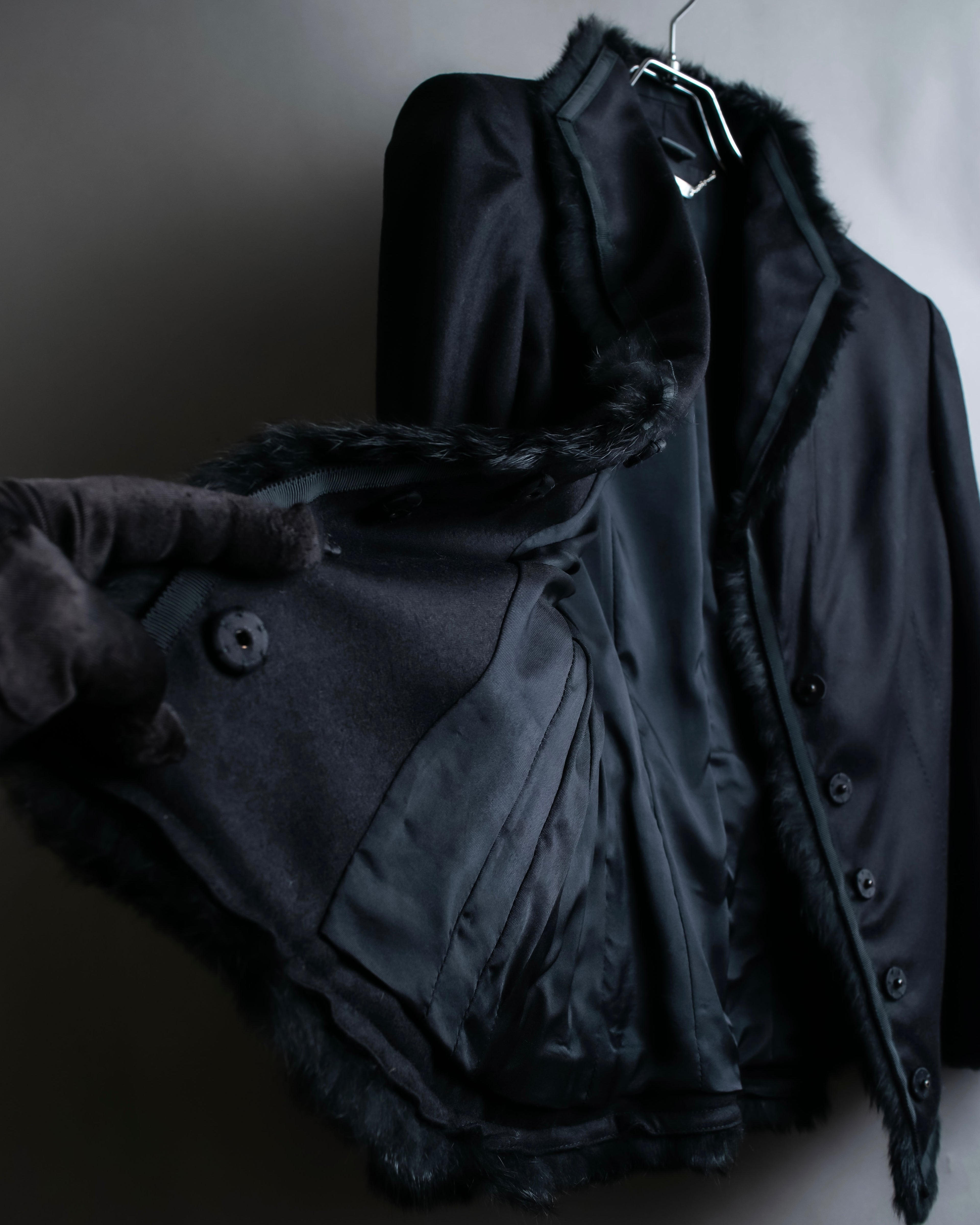 "Alexandar McQueen" Fur trimmed design shaped tailored jacket