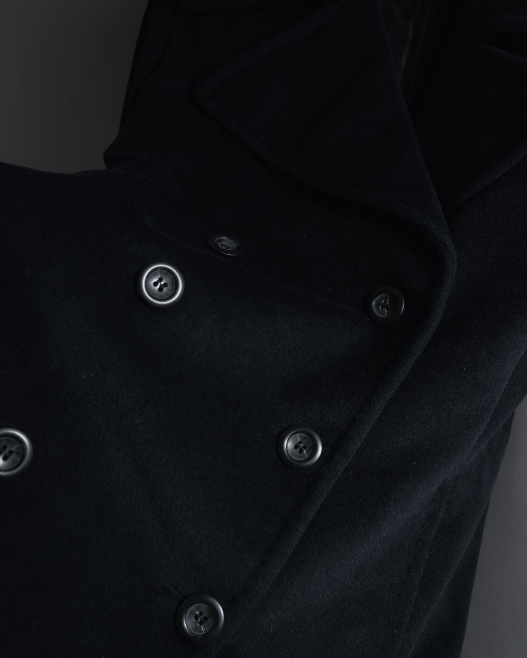 Abrigo doble botonadura estilo pea coat de los años 90-00 de "Max Mara"