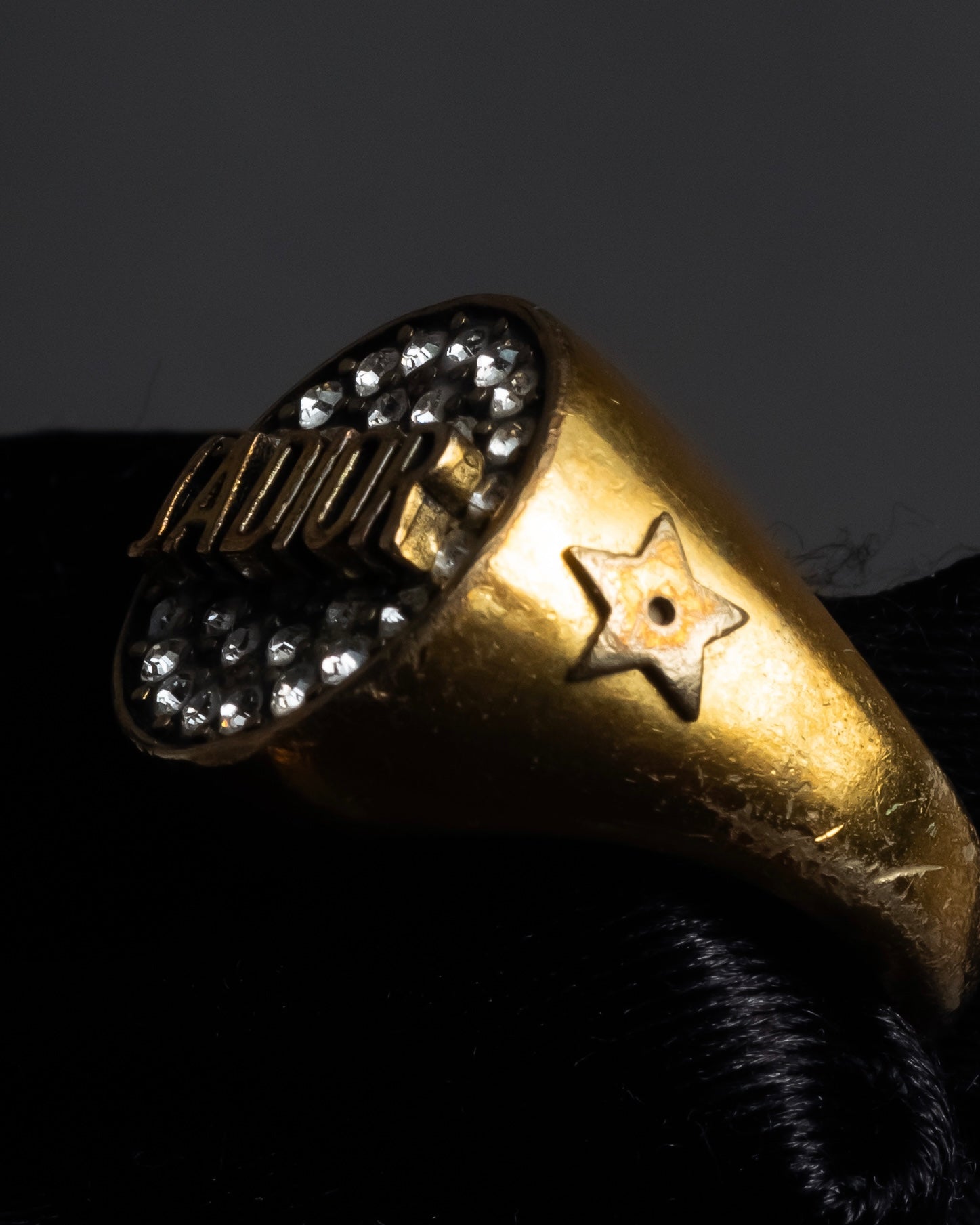 "DIOR" J’ADIOR engraved signet ring