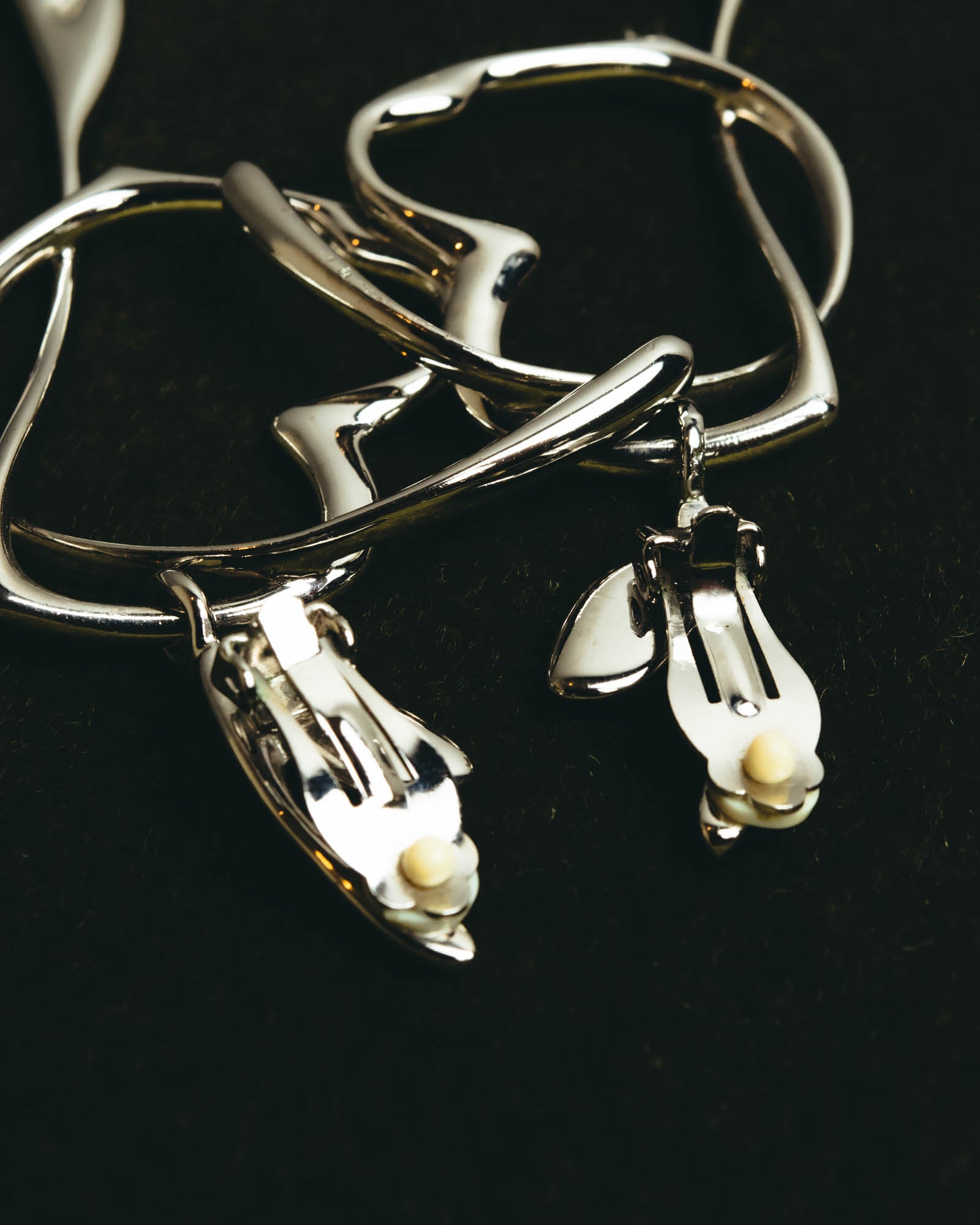 “BALENCIAGA” 2017-2023 organic heart and arrow clip-on drop earrings