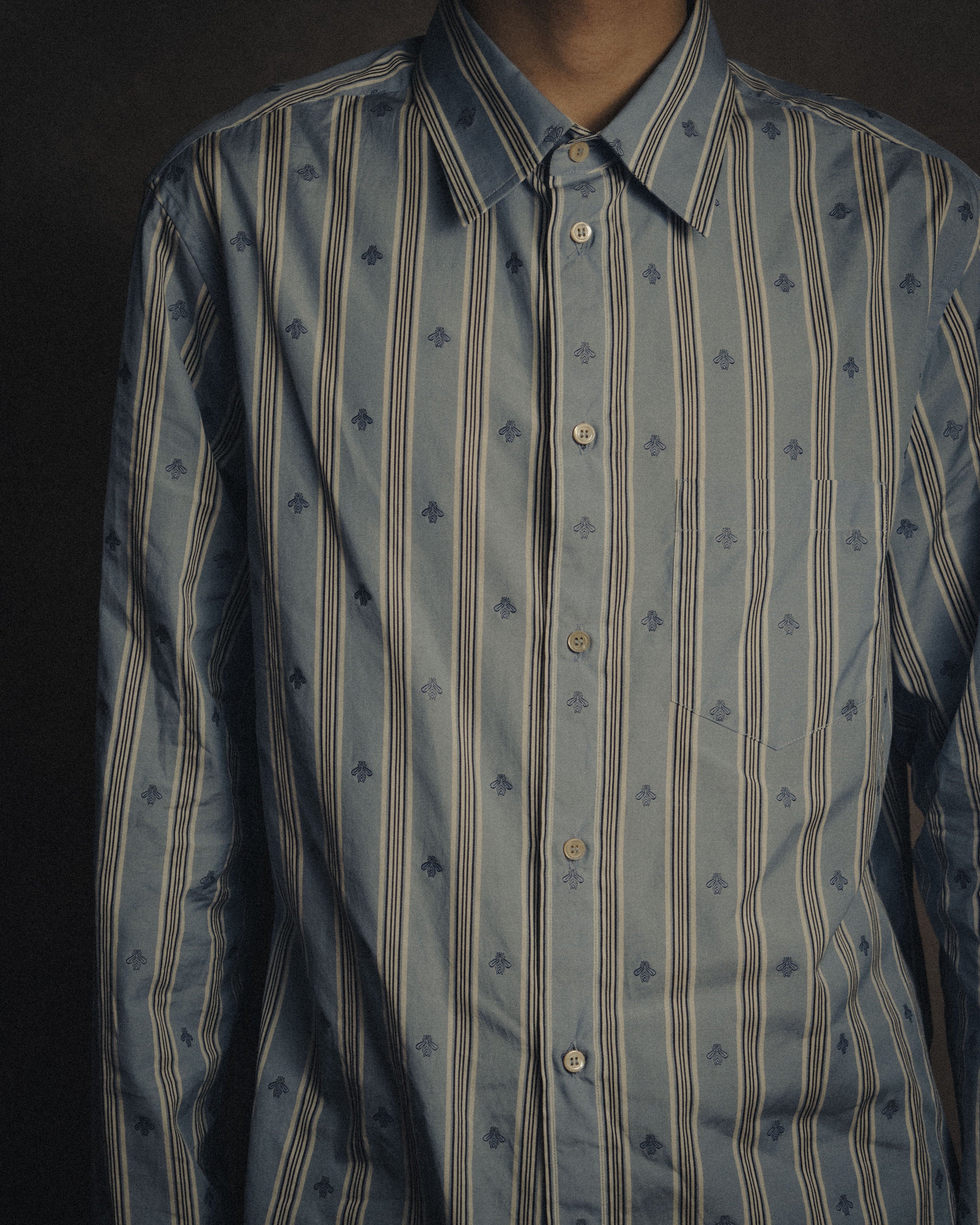 –SPECIAL– “GUCCI” 2018-2021 Bee embroidered striped dress shirt