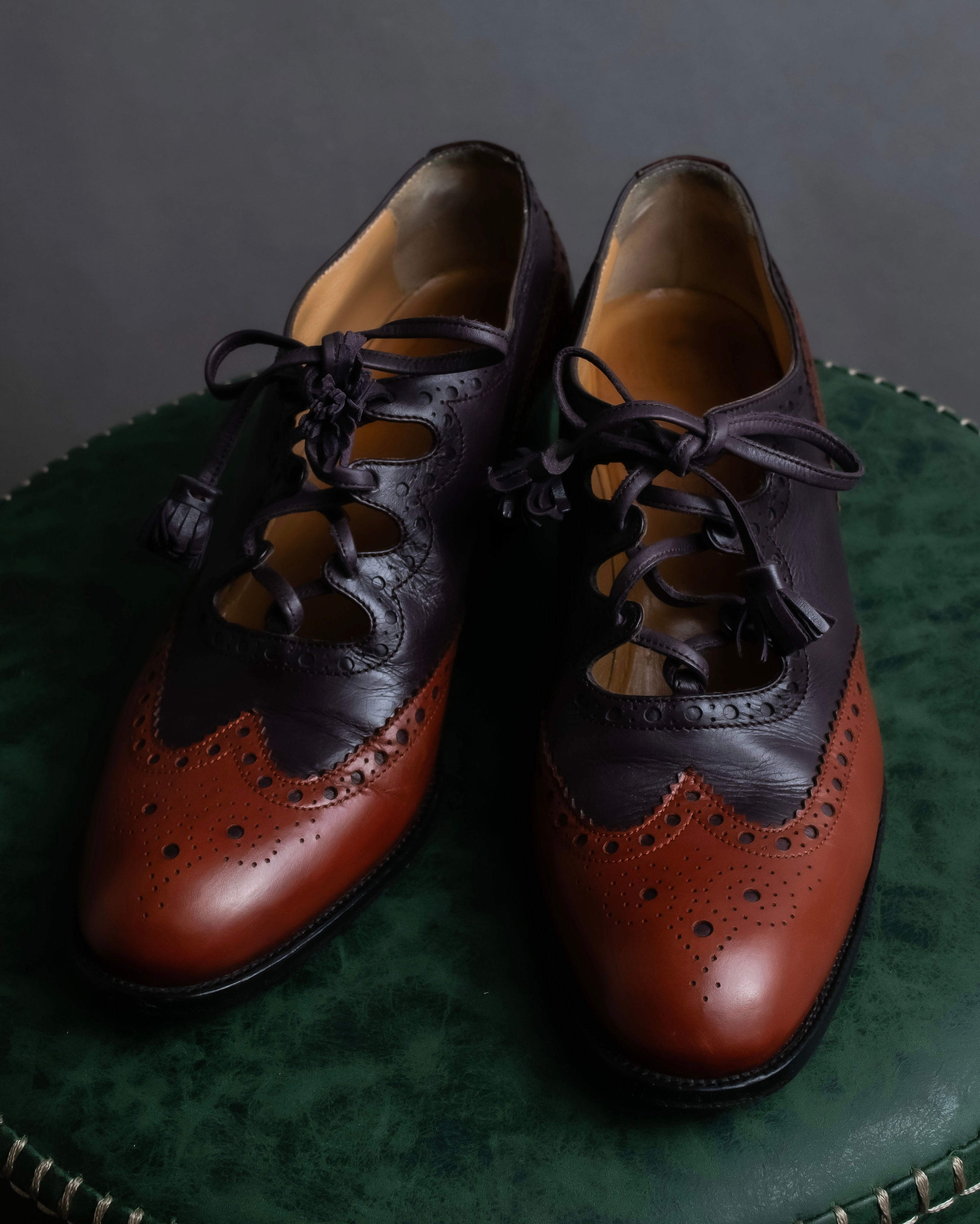 "HERMES" Medallion design combination leather heel shoes