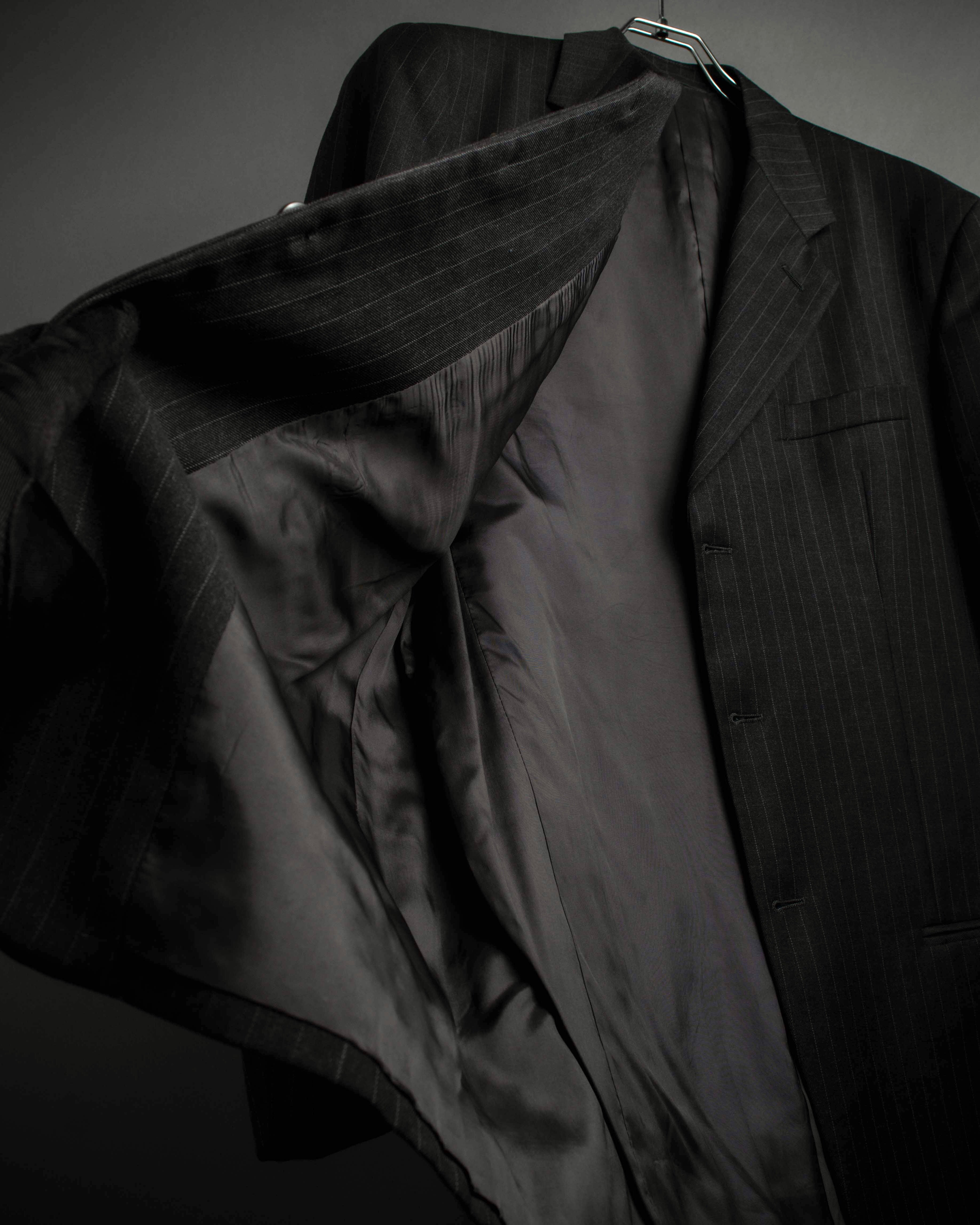 "ARMANI COLLEZIONI" Classic Italian tailoring stripe pattern set up