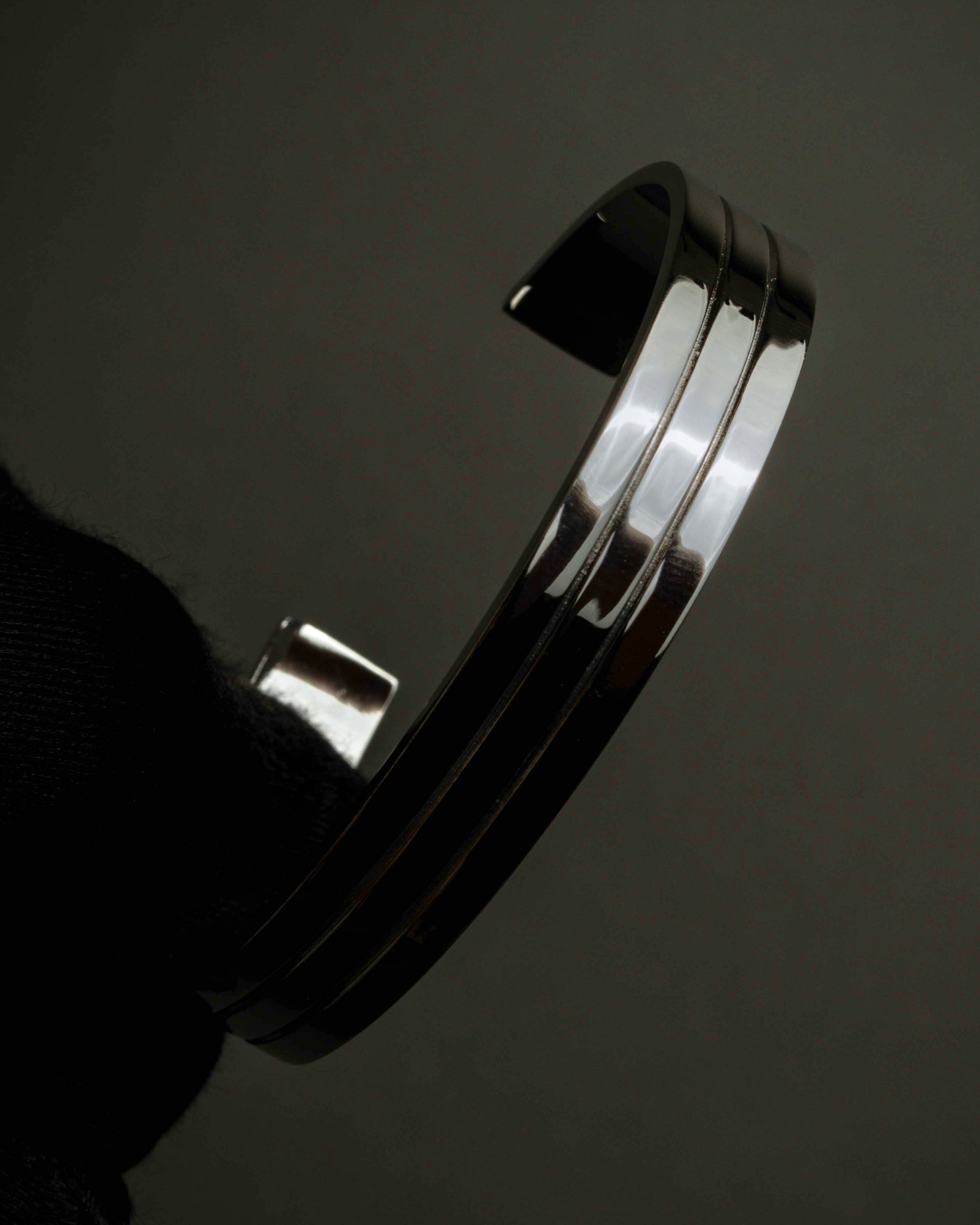 "DIOR HOMME" Logo engraved silver bangle