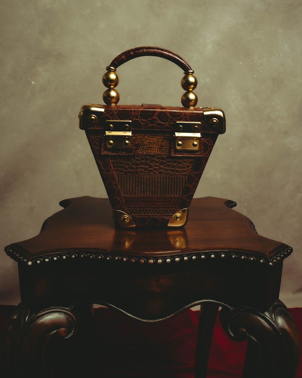 –SPECIAL– "GABBRIELLI FIRENZE" 70's-80's Sculptural structured leather handbag