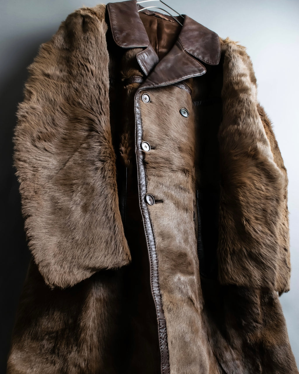 Special oversized vintage double-breasted fur coat