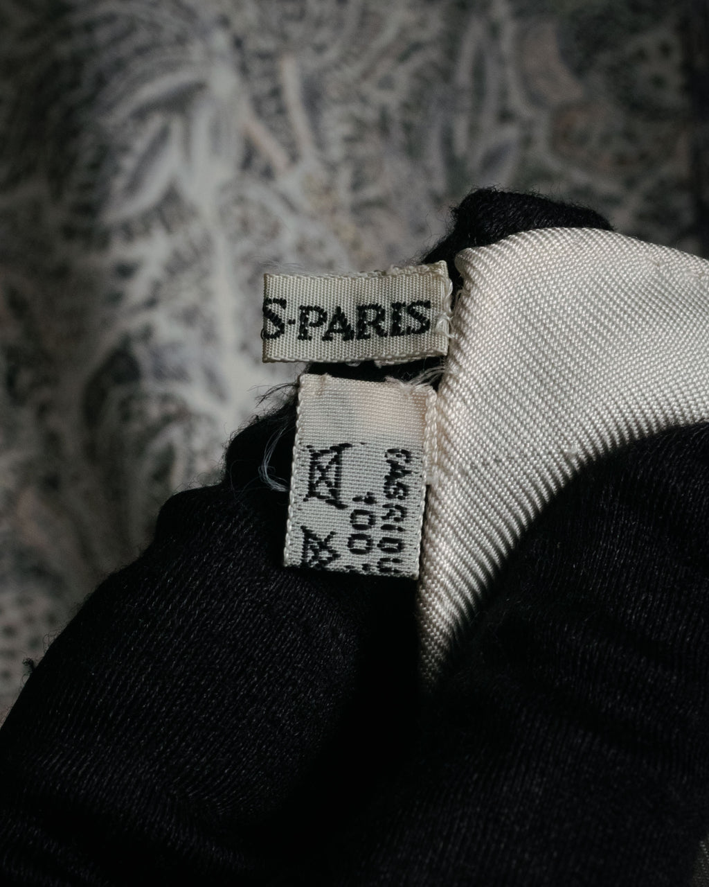 “HERMES” 1995–2005 Paisley botanical silk twill carré scarf