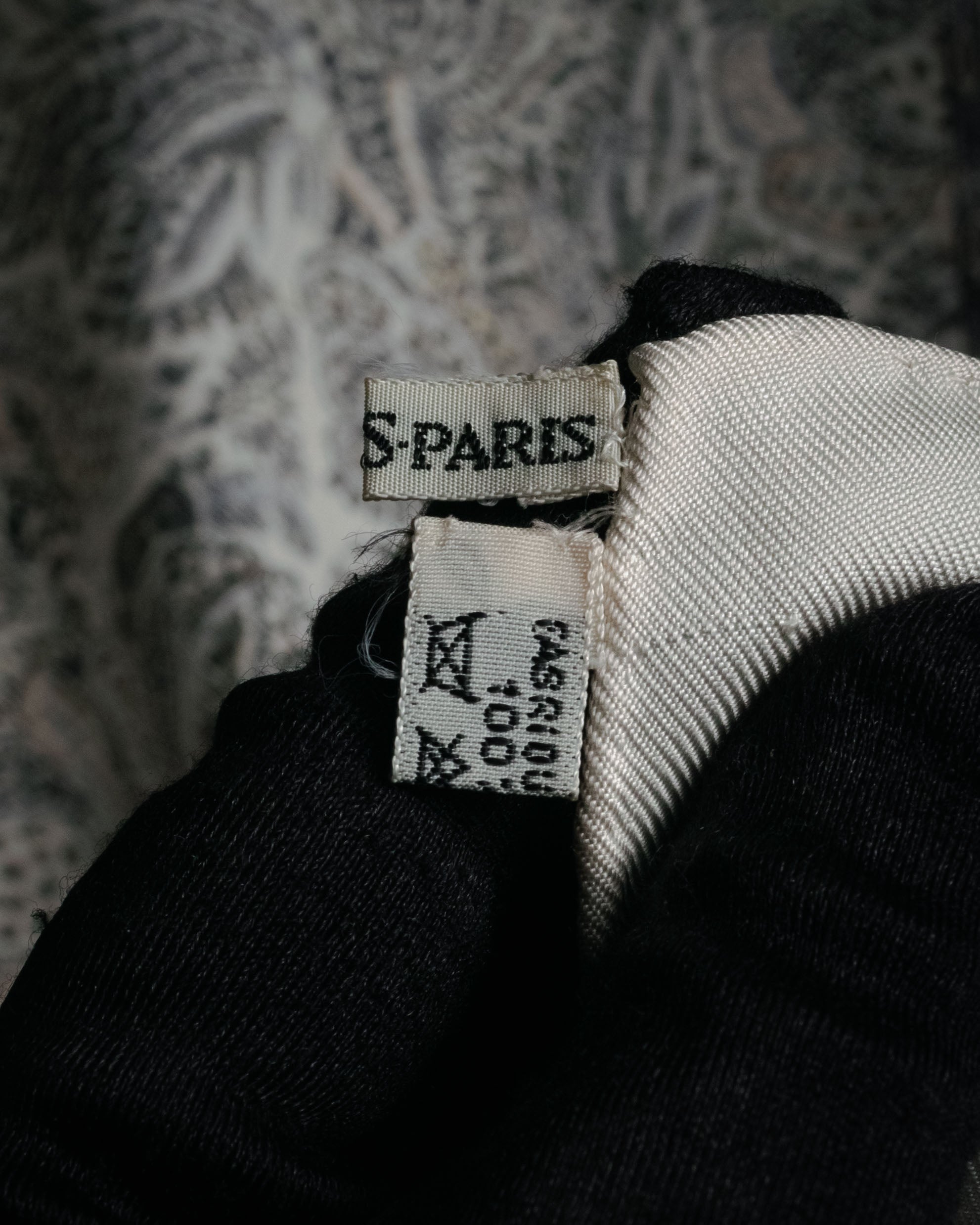 “HERMES” 1995–2005 Paisley botanical silk twill carré scarf