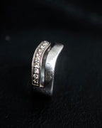 "VENDOME" Crystal attached wave band ring