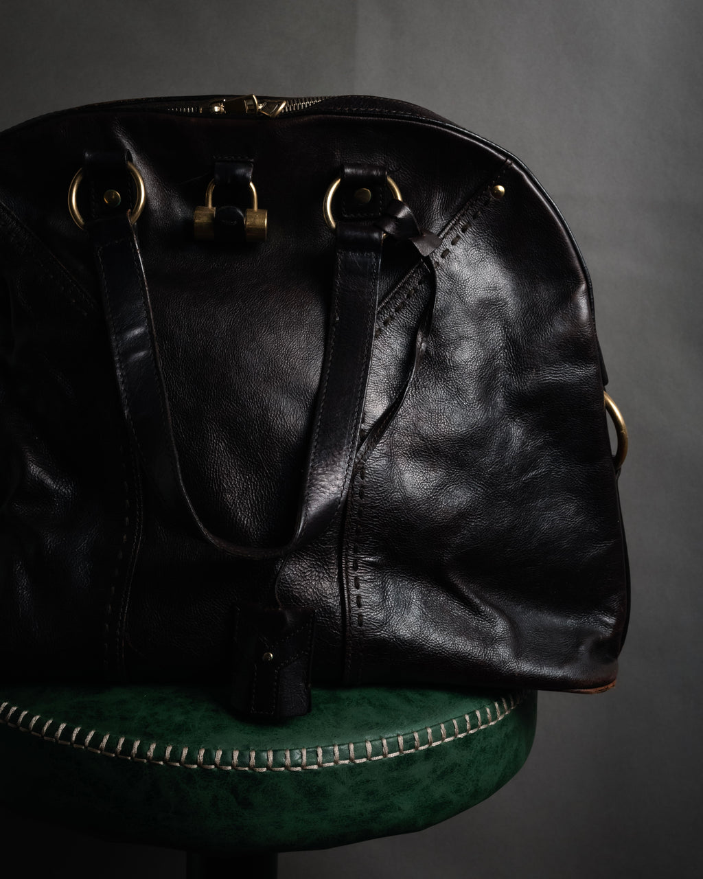 “Yves Saint Laurent rive gauche”
00’s Muse grained leather boston bag