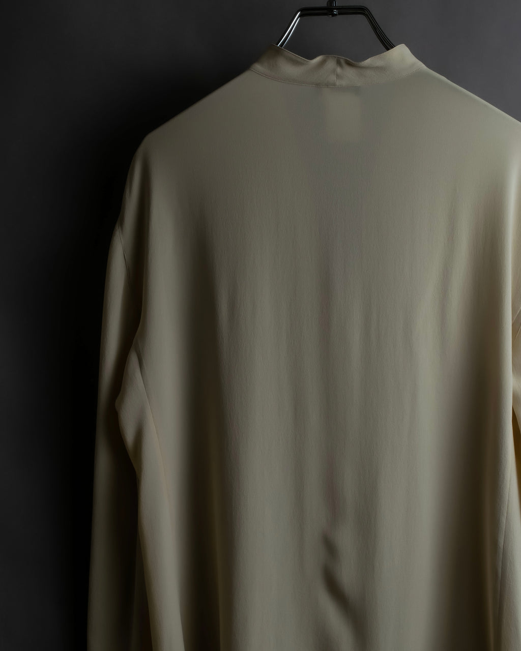 "GIORGIO ARMANI" Ivory color no collar silk shirt