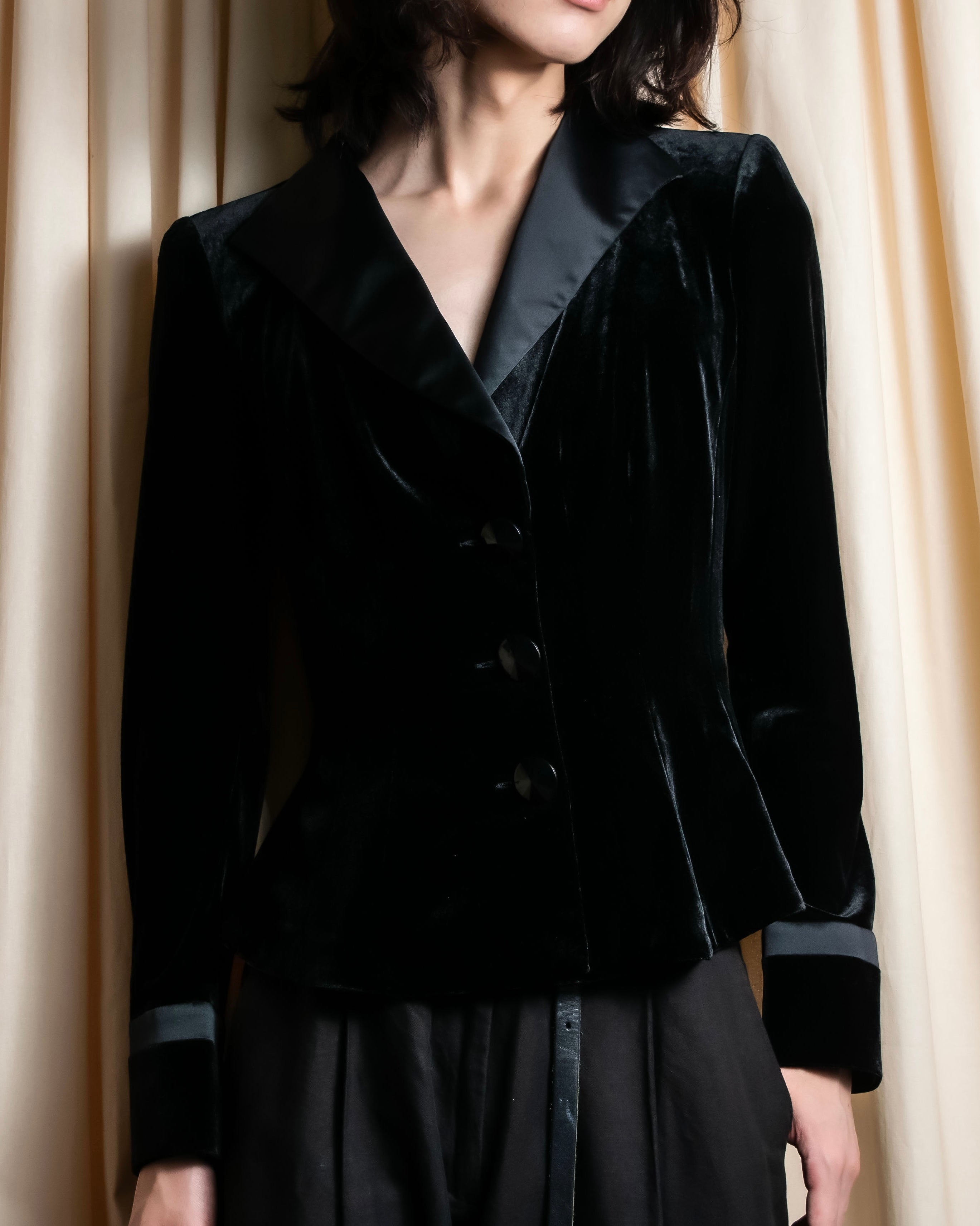 "ARMANI COLLEZIONI" Satin switched design velvet jacket