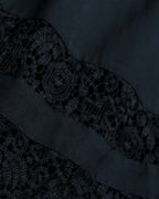 "tricot COMME des GARCONS"  Lace design at hem flare skirt