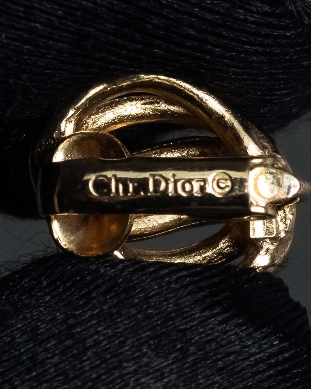 "Christian Dior" Twisted dome-shaped design earring