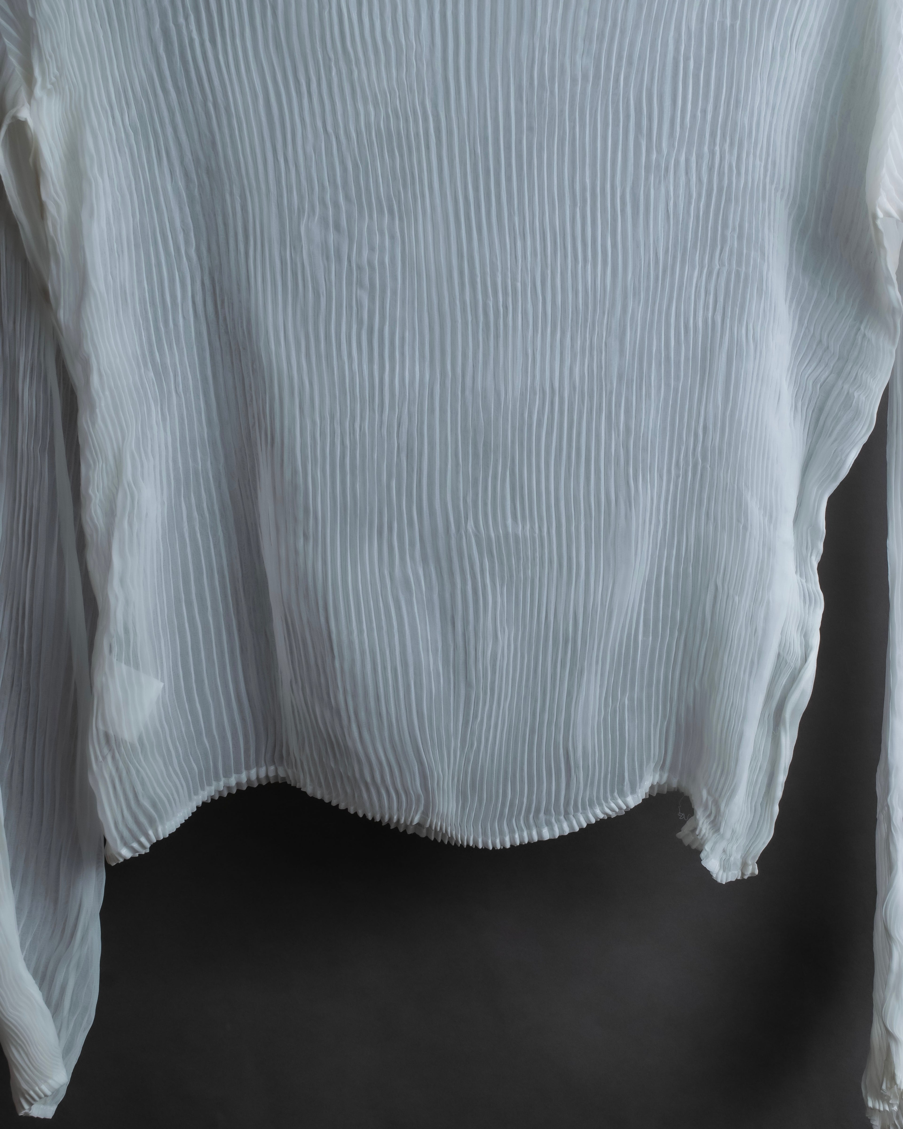 "ISSEY MIYAKE" High neck pleated sheer pullover