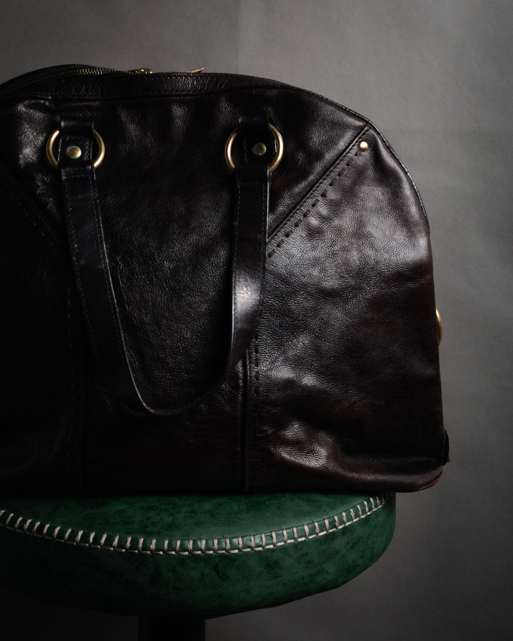 “Yves Saint Laurent rive gauche”
00’s Muse grained leather boston bag