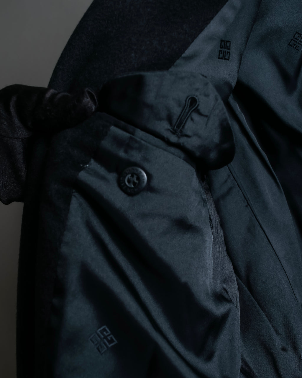 "MONSIEUR GIVENCHY" Double-breasted cashmere blend chesterfield coat