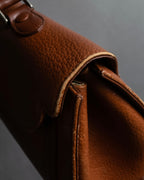 "BURBERRYS" Horizontal design camel grained leather bag