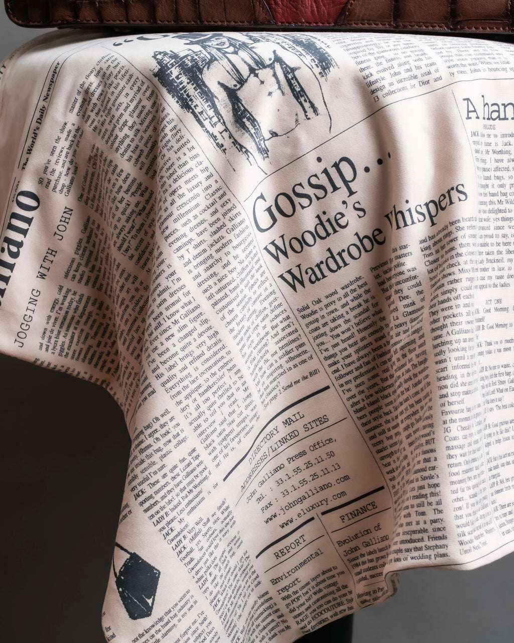 "John Galliano" Trapezoid design clasp different leather hand bag