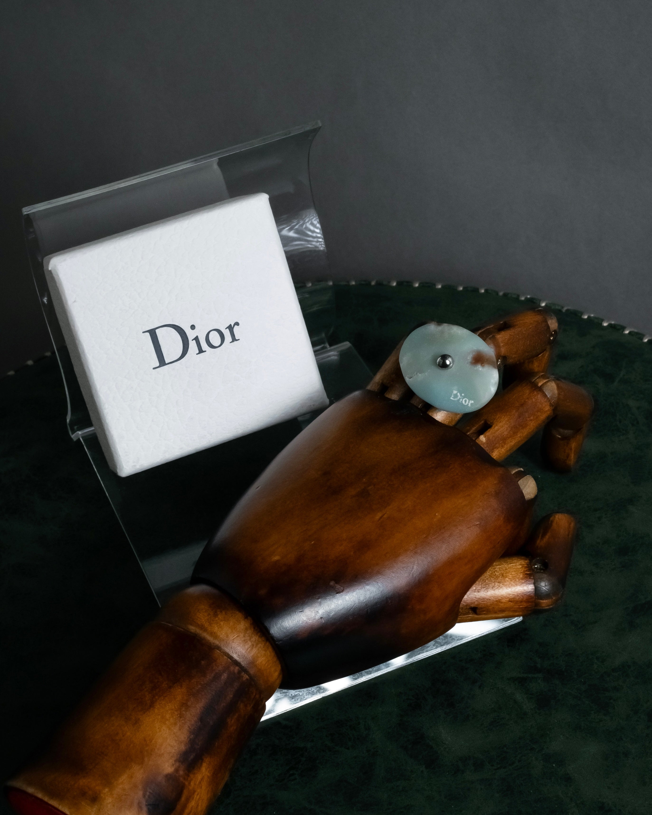 -MOOD Christmas Collection-
"Dior" John Galliano design logo engraved cocktail ring