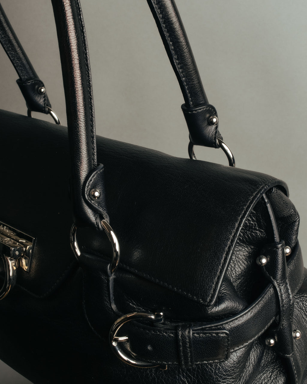 “Salvatore Ferragamo“ 00’s-10’s Gancini ring hardware leather shoulder bag