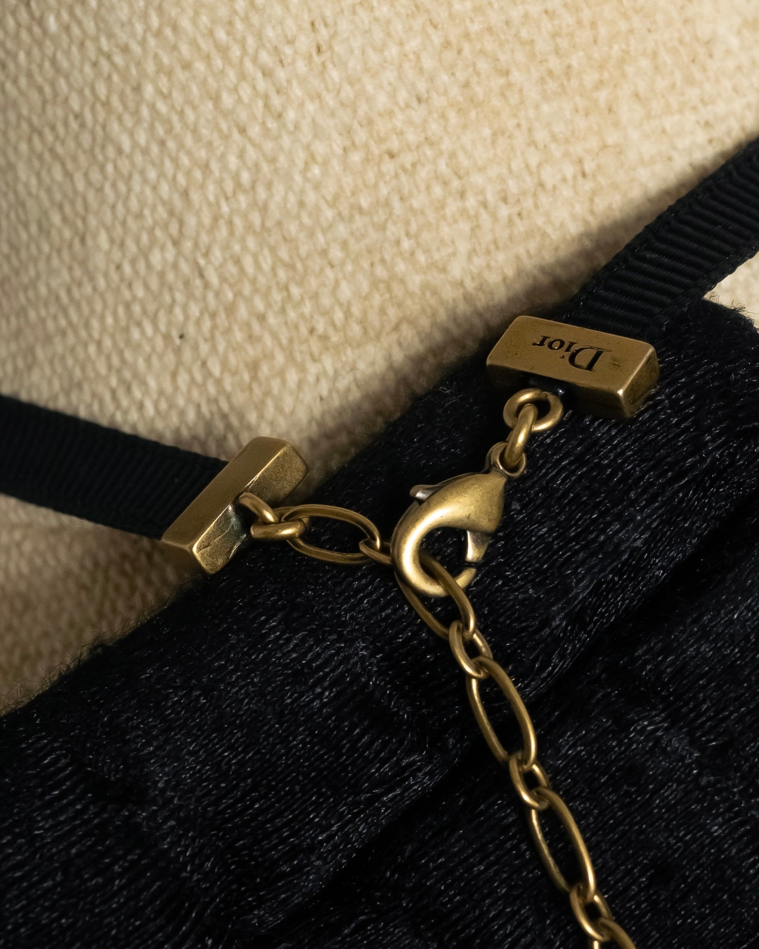 "Christian Dior" J’ADIOR motif design choker