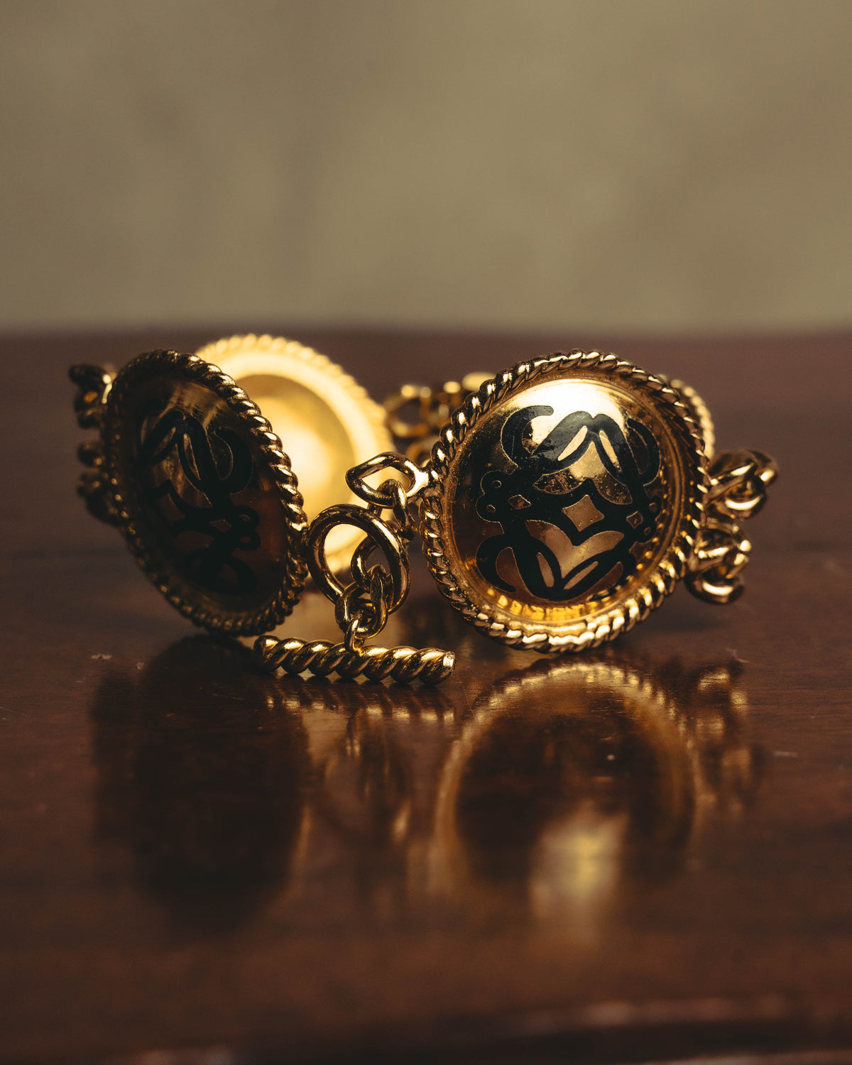 -SPECIAL- “LOEWE” 80’s-90’s Sculptural black anagram medallion chain bracelet