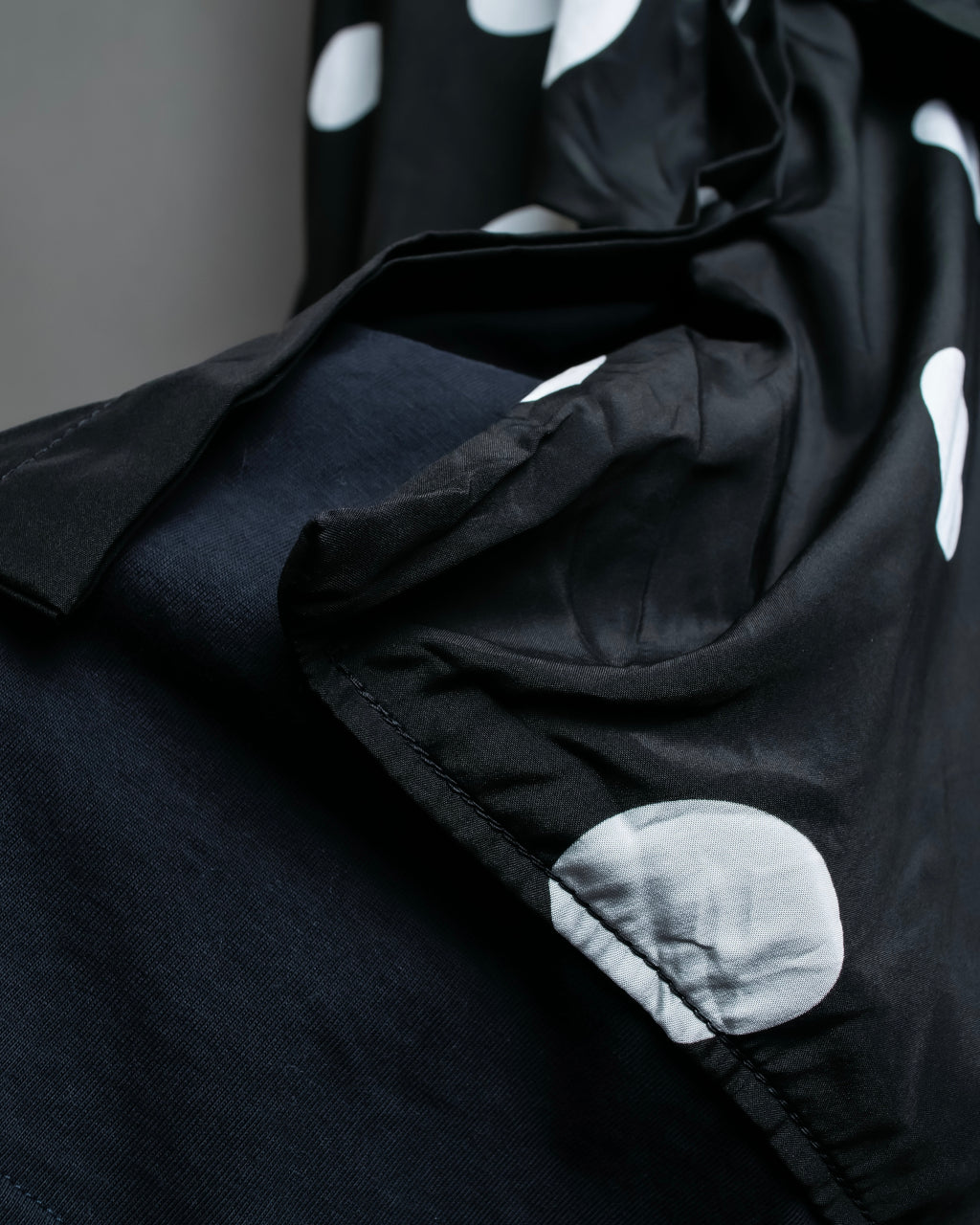 "BALENCIAGA" Polka dot flying squirrel silhouette bow tie dress