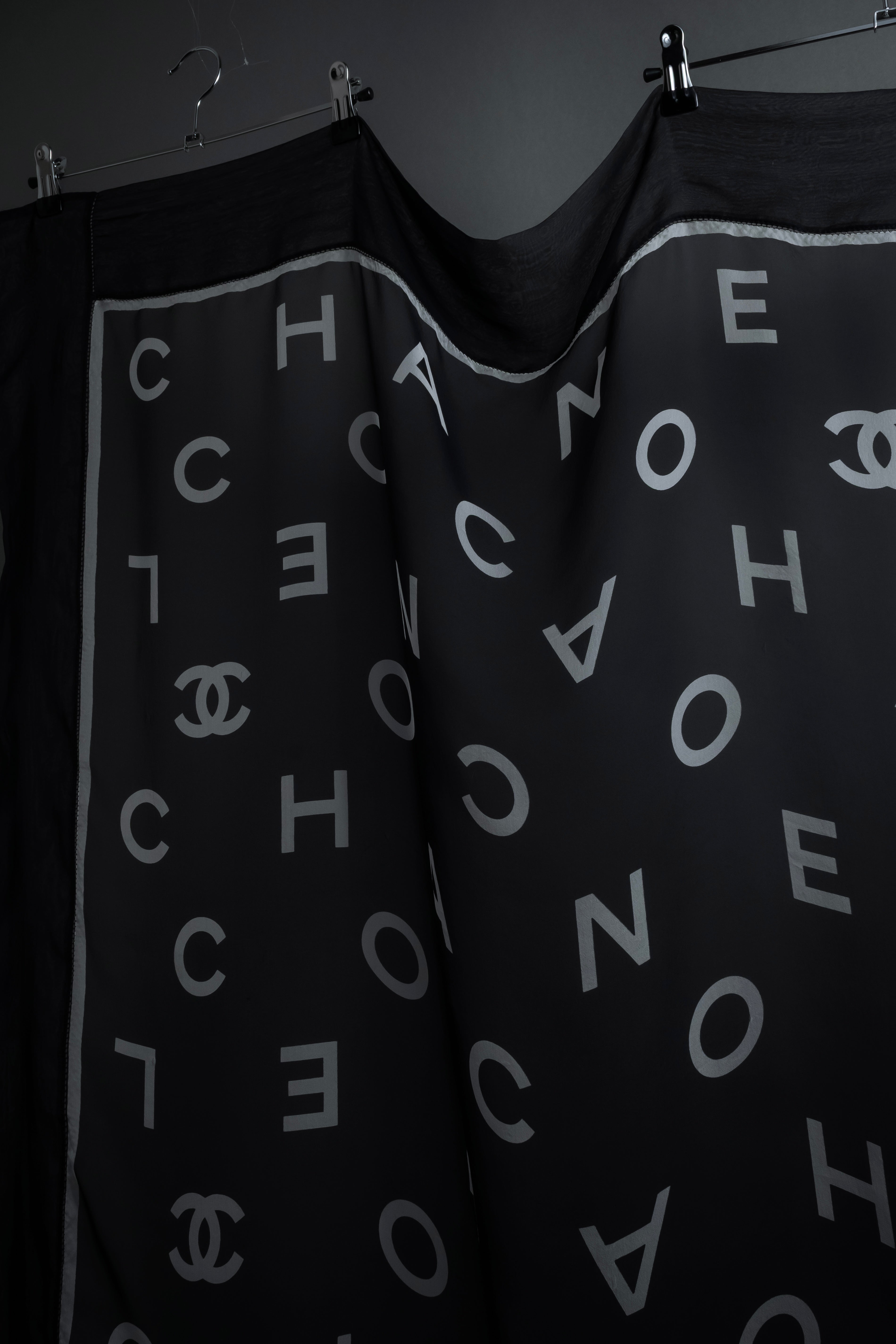 "CHANEL" Typography logo engraved large scarf