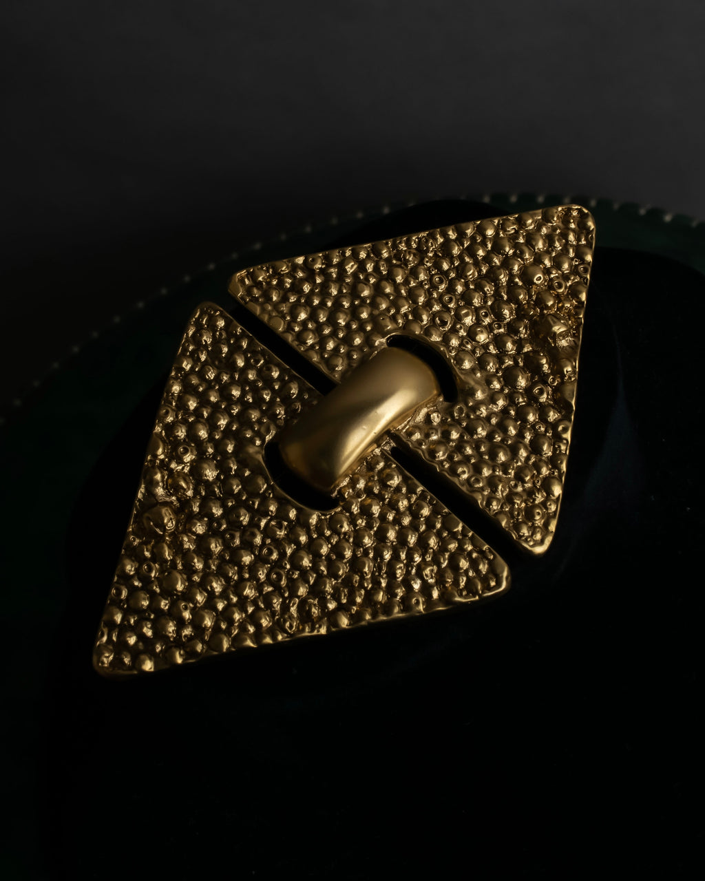 "YVES SAINT LAURENT" Granular texture diamond gold brooch