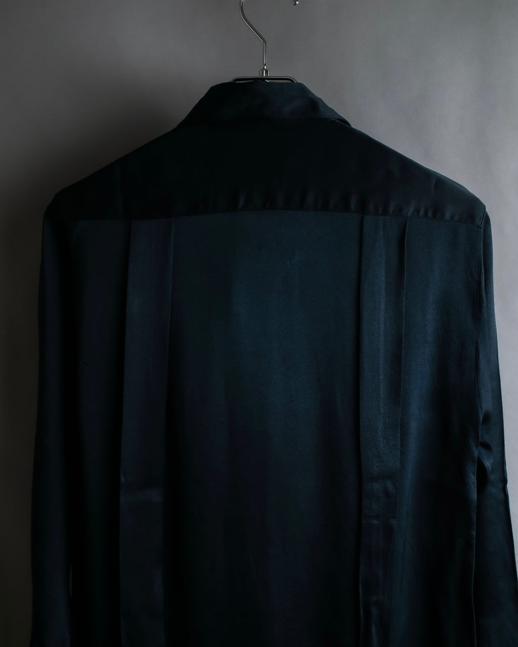 "CHANEL" Coco mark button design black glossy shirt