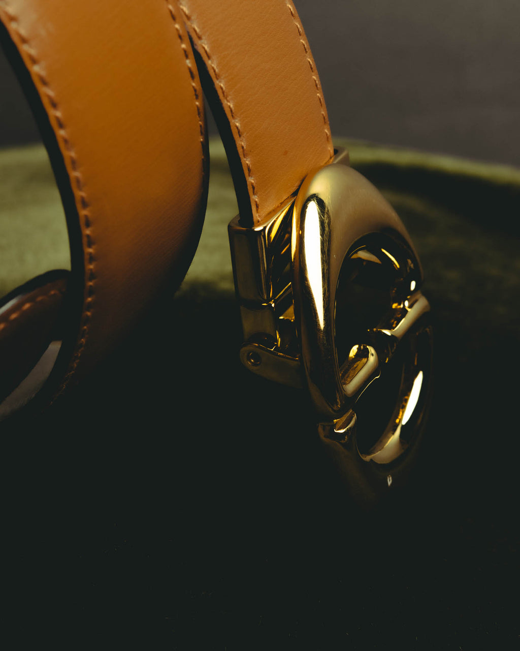 “Gucci” Leather reversible Double G belt