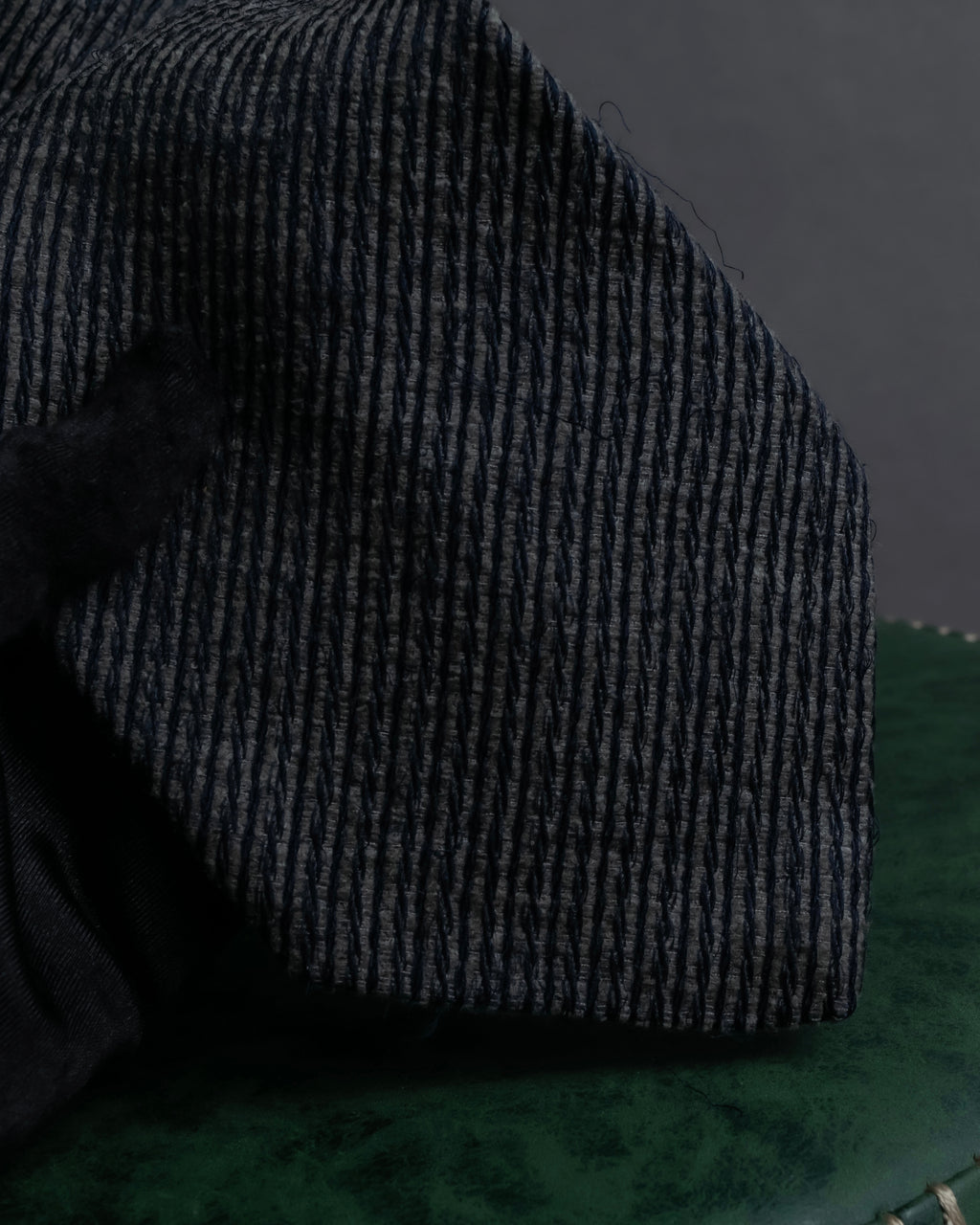 "GIORGIO ARMANI" Diagonal ridge pattern brushed necktie