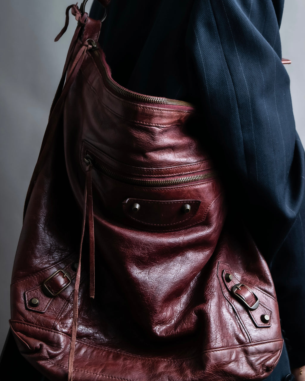 “BALENCIAGA” The Day leather one shoulder bag (burgundy)