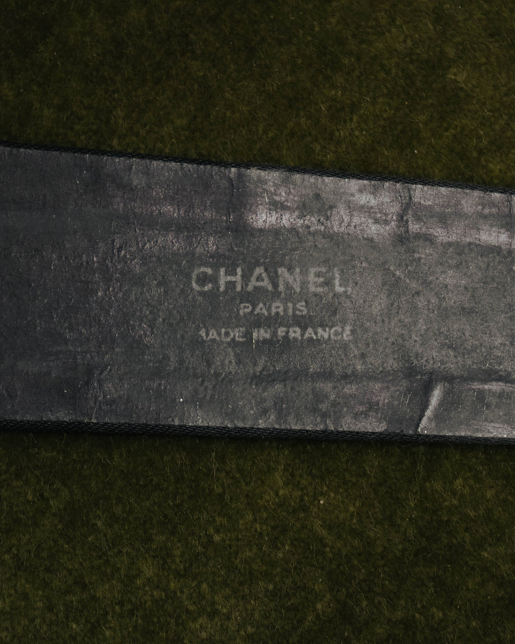 -SPECIAL- “CHANEL” Late 80’s-90’s gold button satin neck tie