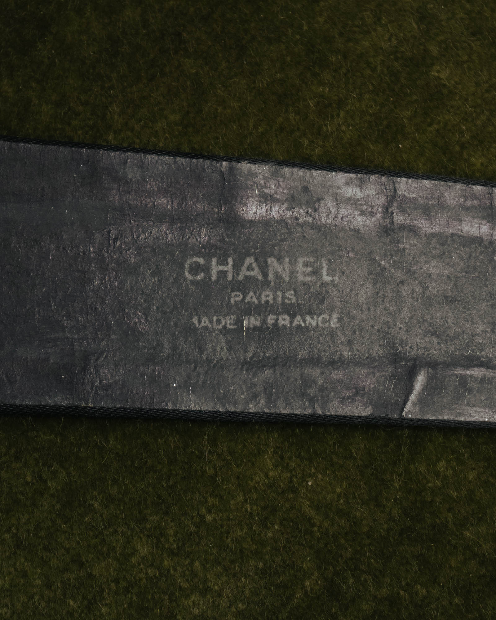 -SPECIAL- “CHANEL” Late 80’s-90’s gold button satin neck tie