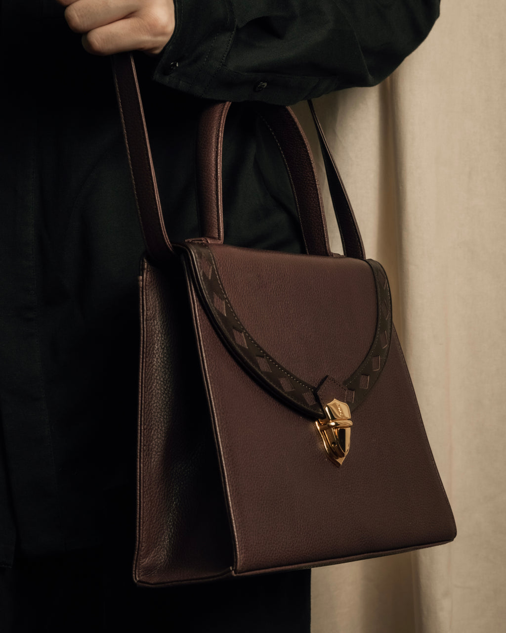 "YVES SAINT LAURENT" Diamond trim design 2way leather handle bag