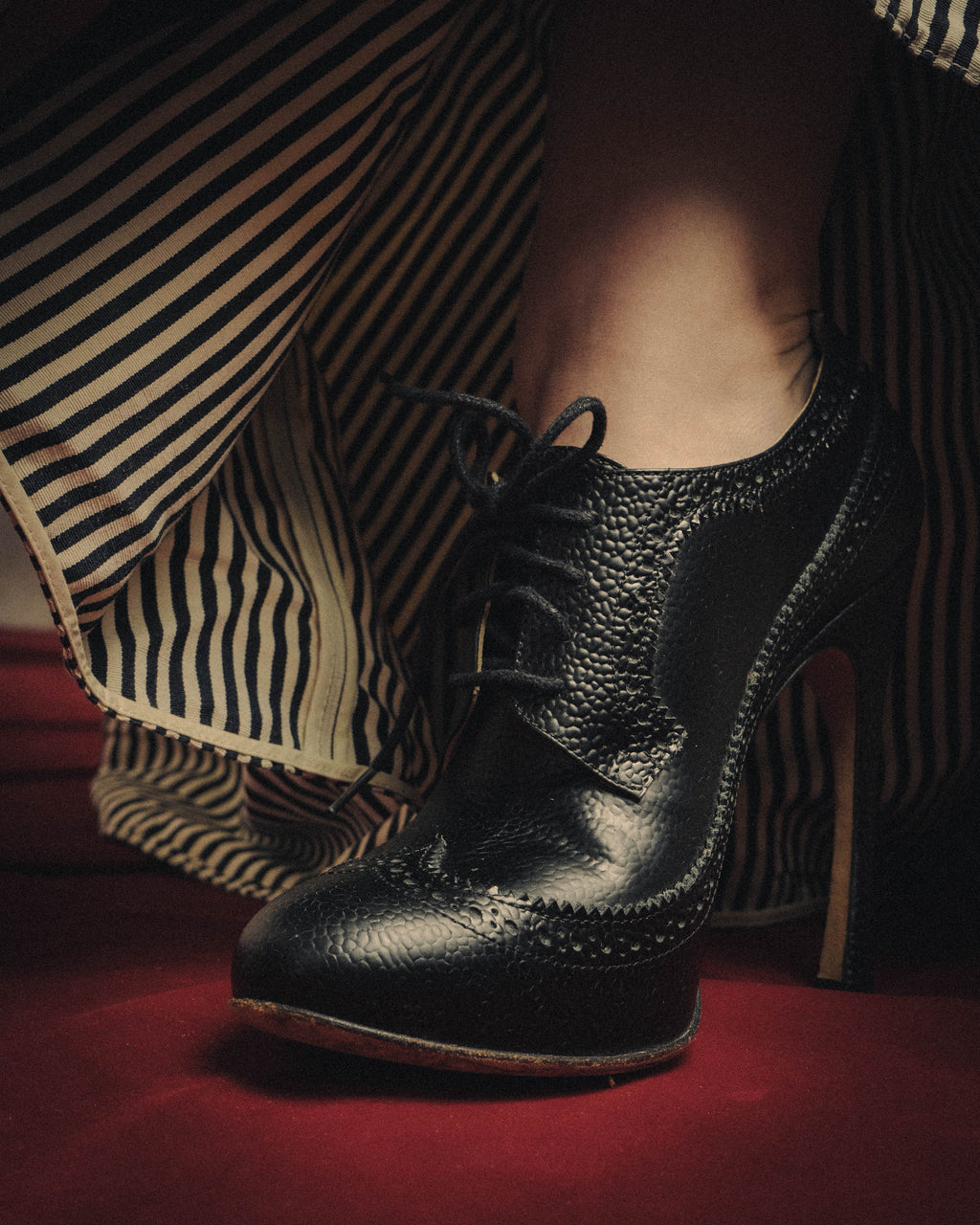 -SPECIAL- “Thom Browne” 2010’s- pebbled leather wingtip lace-up heels