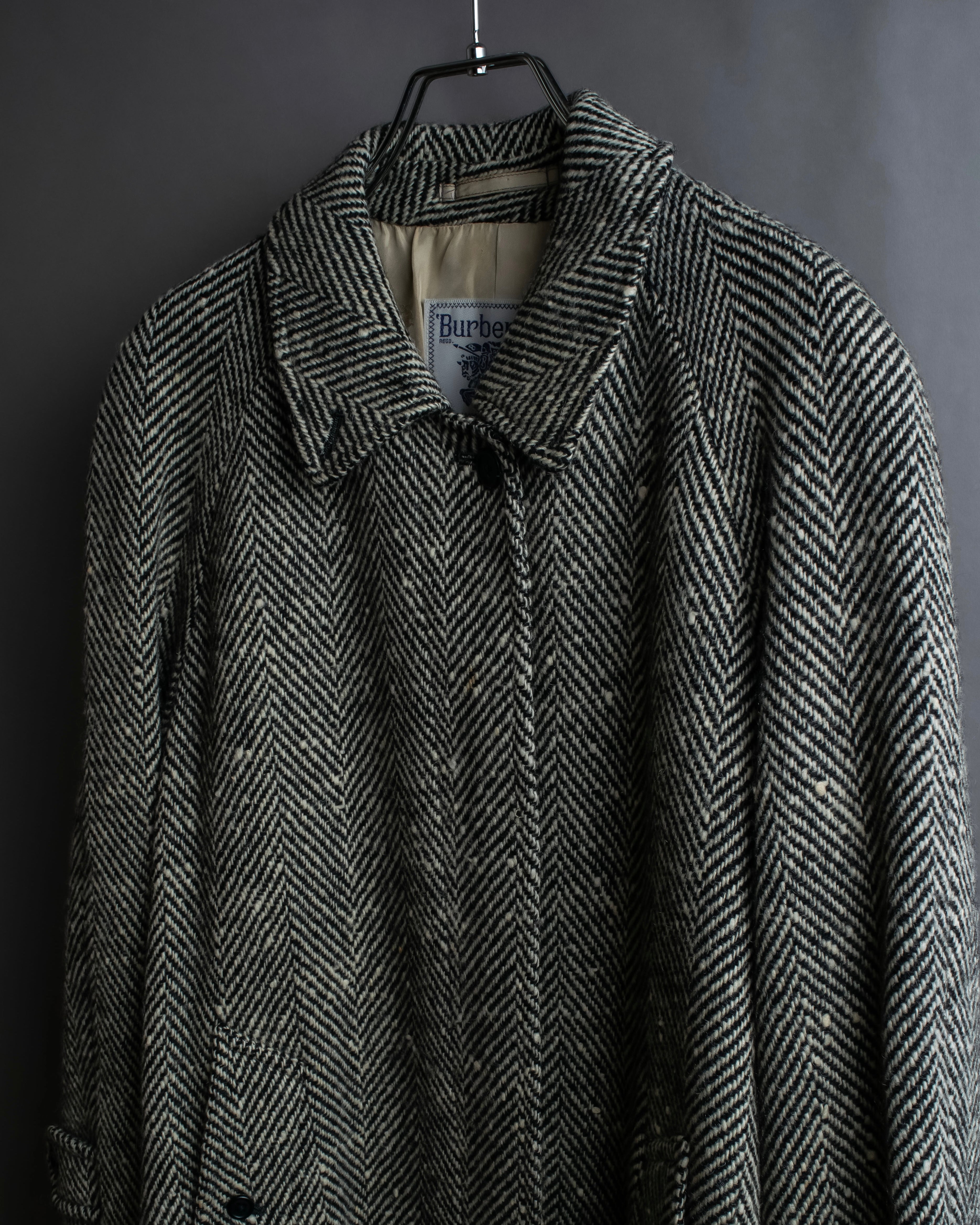 "BURBERRYS" Herringbone belted design soutien collar coat