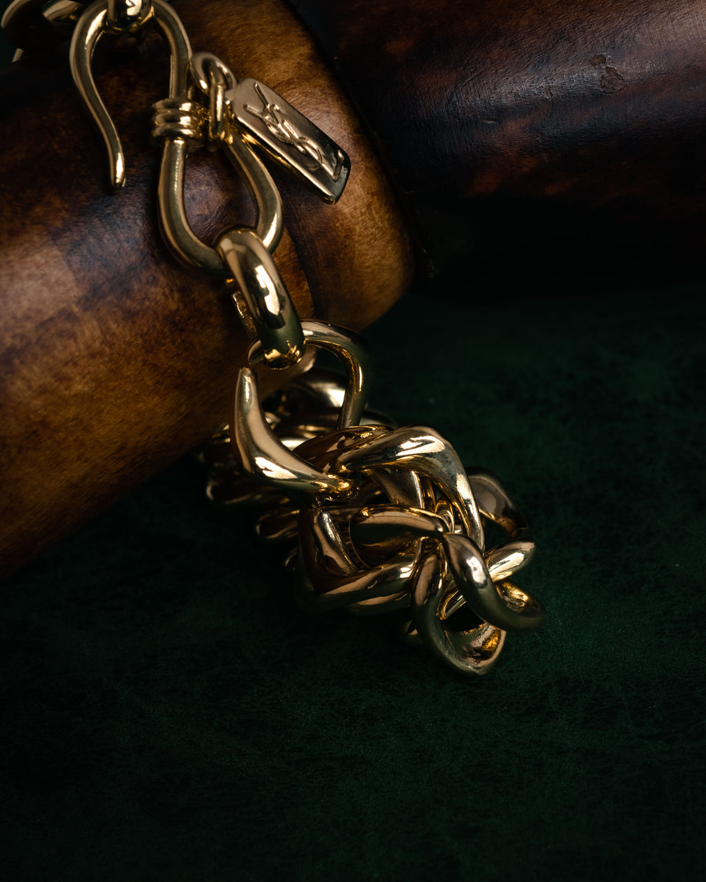–SPECIAL– “Yves Saint Laurent” 90’s sculptural chain bracelet