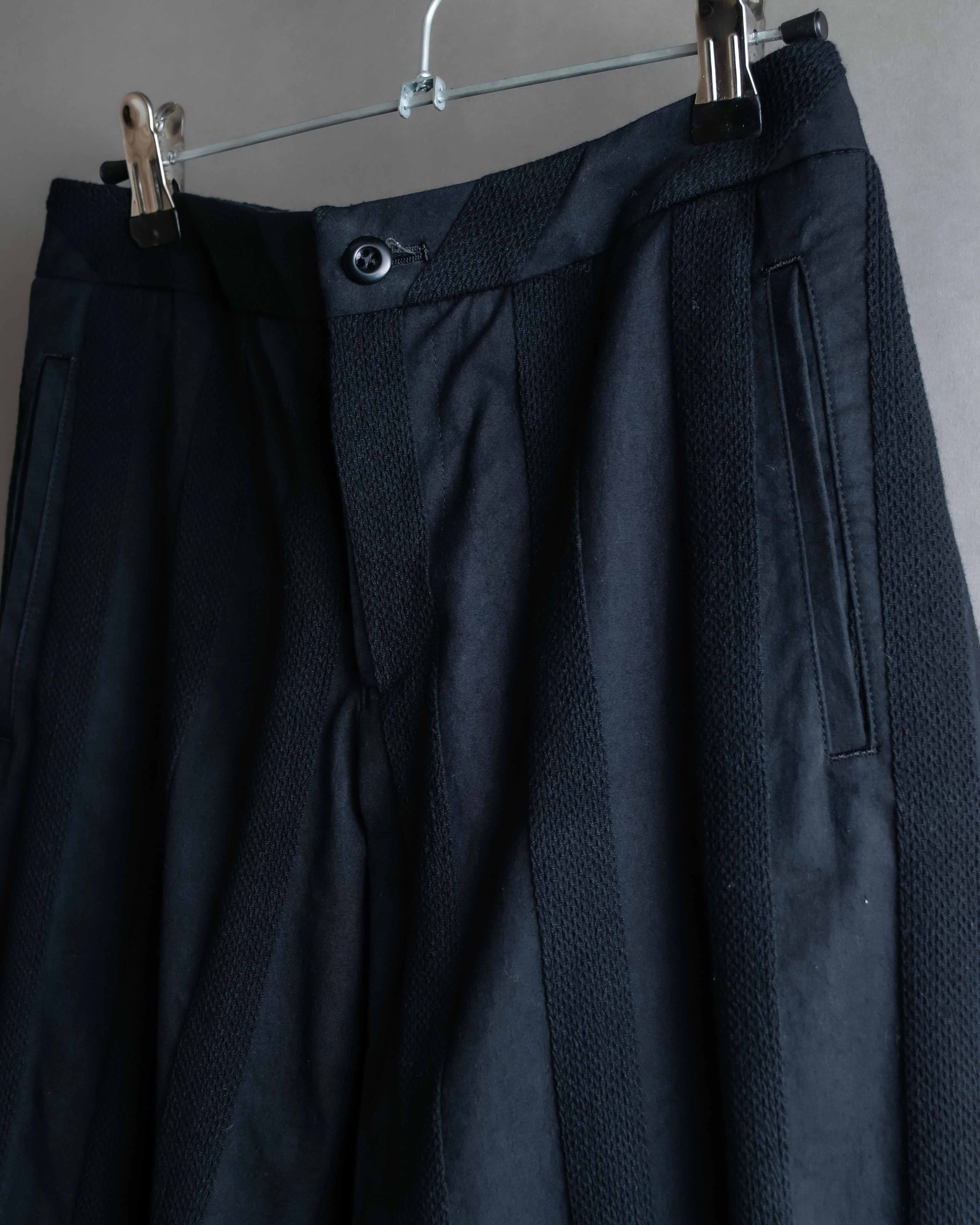 "ISSEY MIYAKE FETE" Fabric change stripe pattern wide slacks