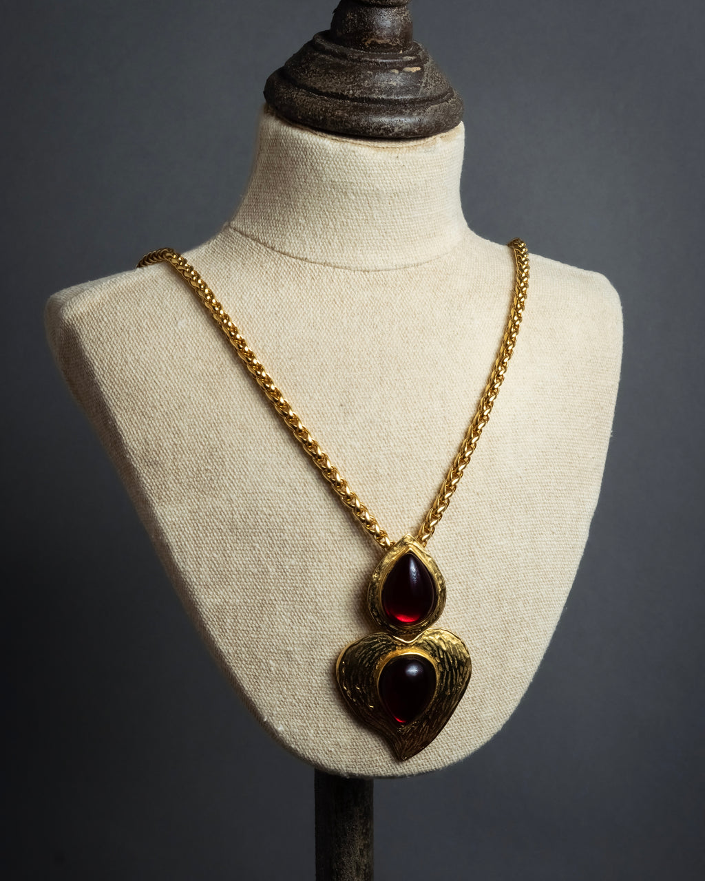 "YVES SAINT LAURENT" Vintage drop motif gold chain necklace