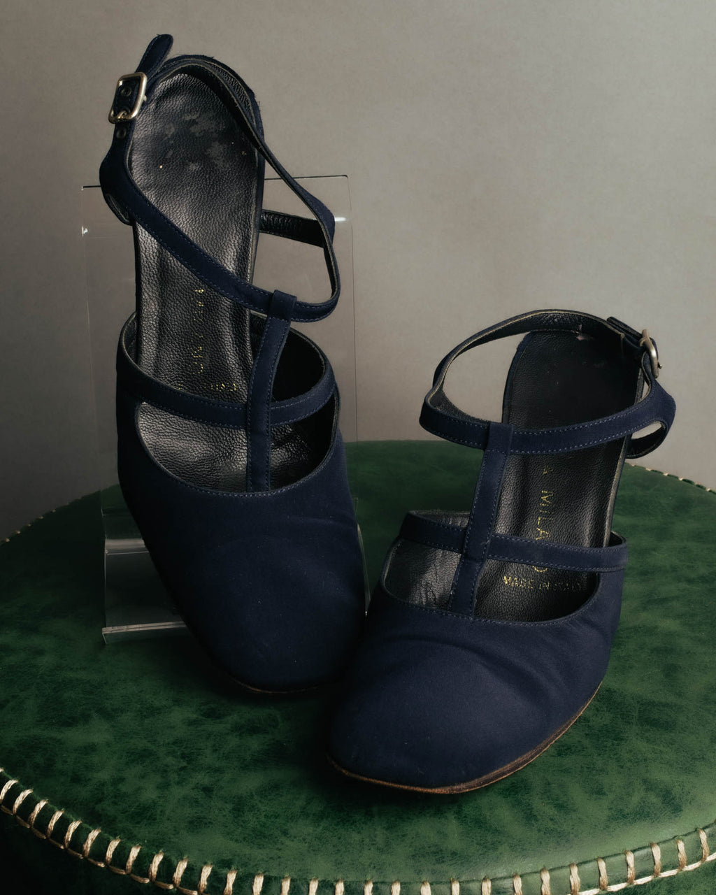 "PRADA" 90's-00's Dark navy t-strap pumps