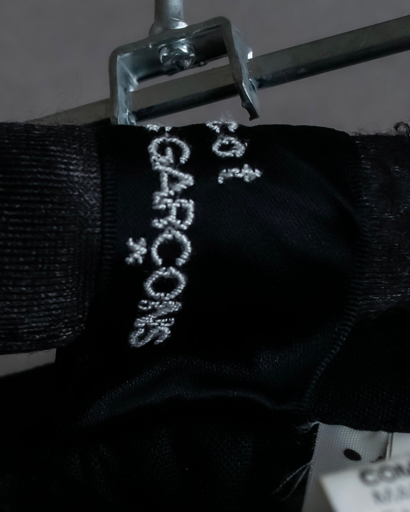 "tricot COMME des GARCONS"  Lace design at hem flare skirt