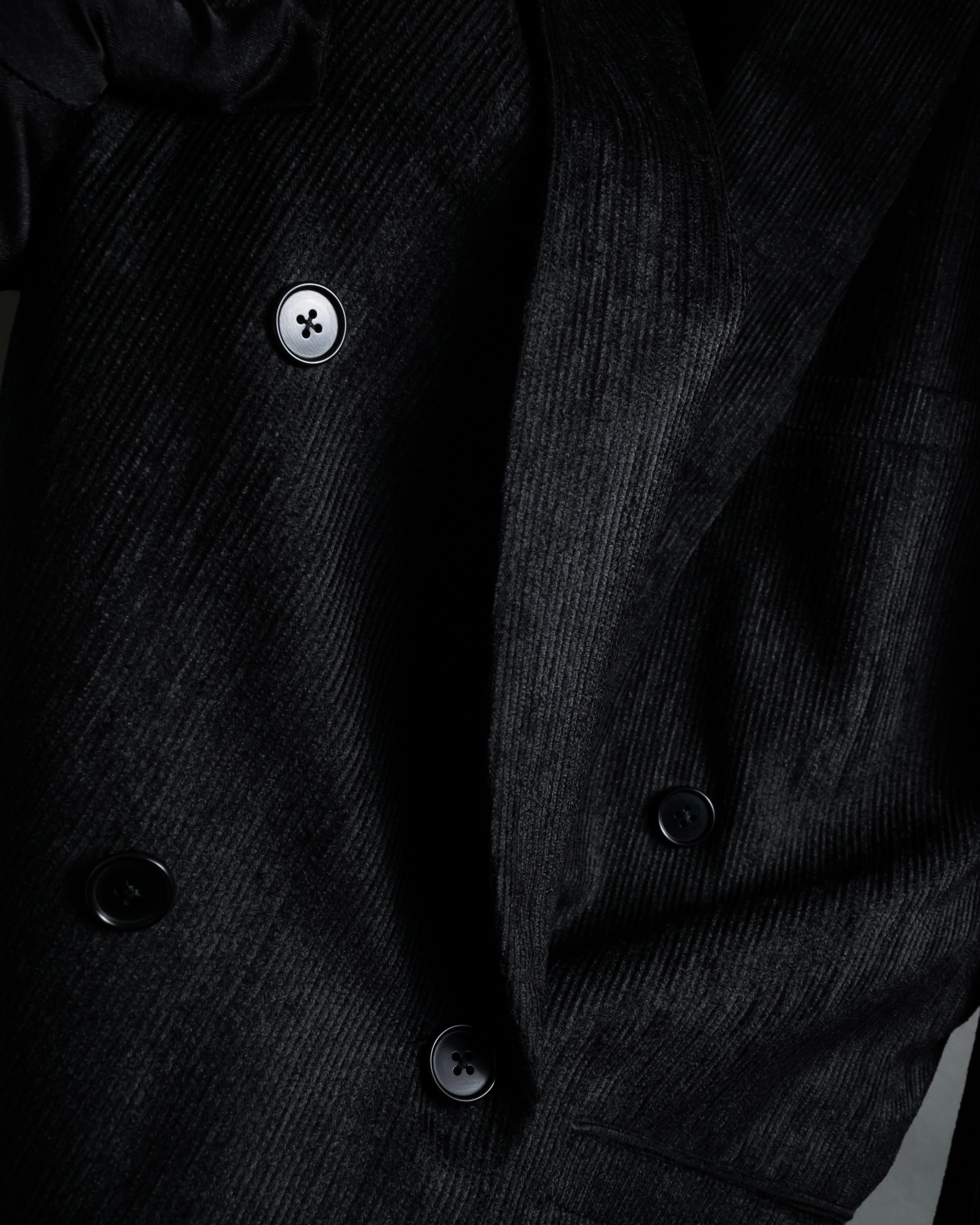 “Gianni Versace” 80’s-90’s Shadowed-texture tailored jacket