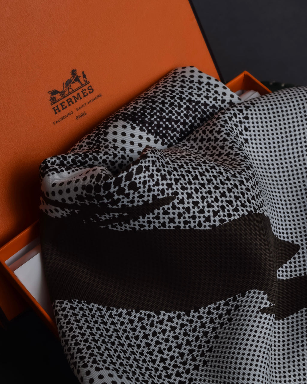 "HERMES" Silk fantaisie a cheval carré scarf 70