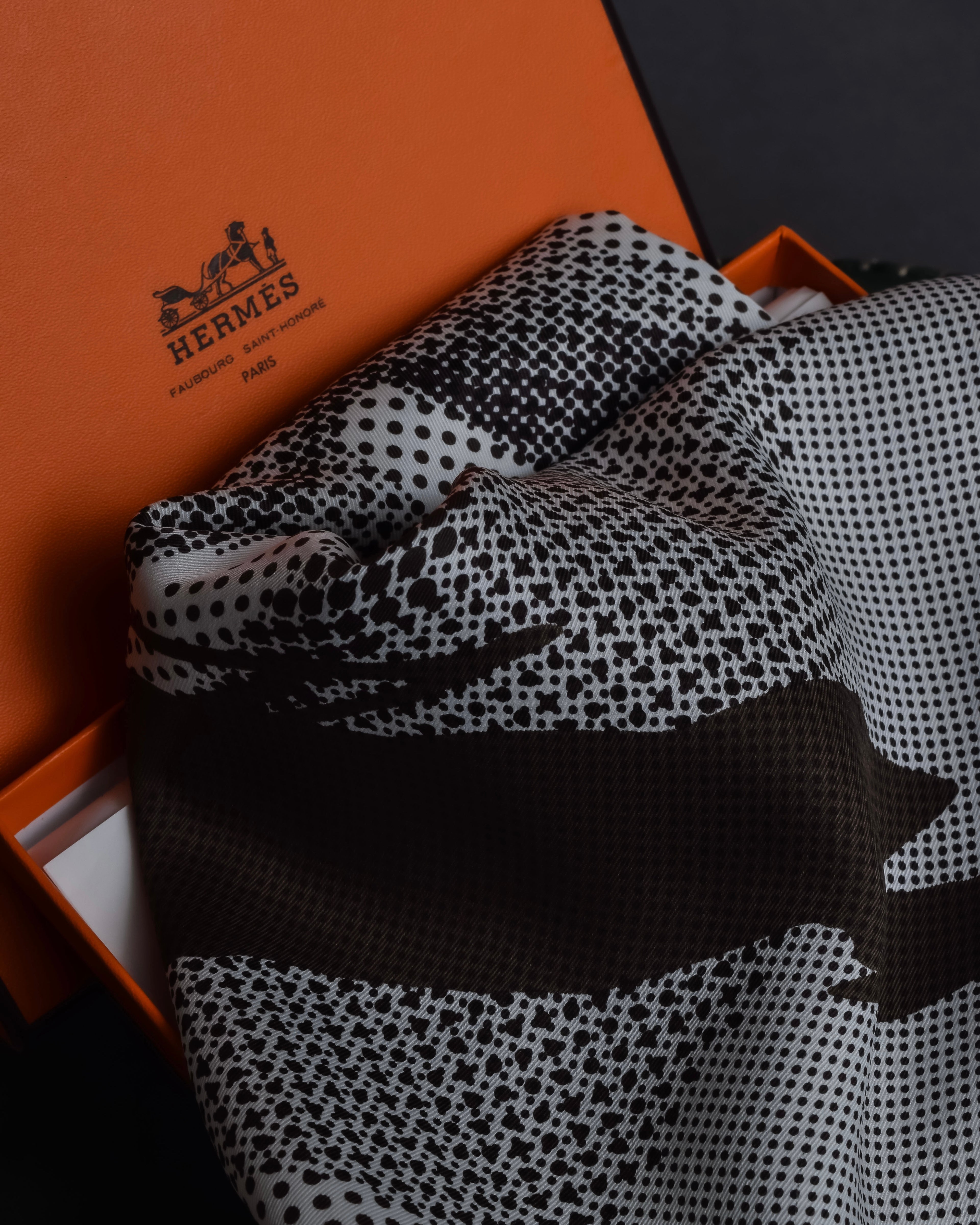 "HERMES" Silk fantaisie a cheval carré scarf 70