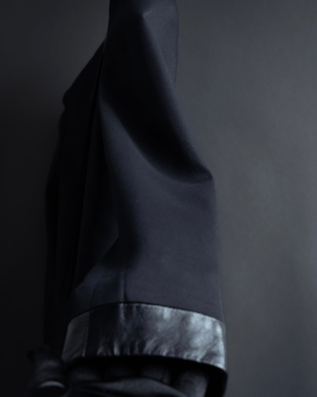 "HELMUT LANG" Leather lapel design, glossy jacket